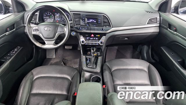 Hyundai AVANTE 2016 — photo 10