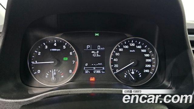 Hyundai AVANTE 2016 — photo 11