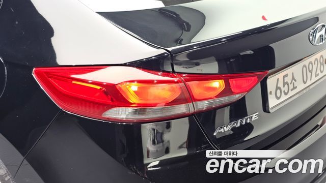 Hyundai AVANTE 2016 — photo 9