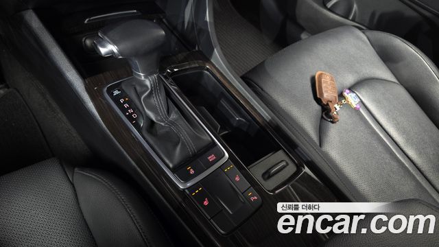 Kia K5 2018 — photo 9