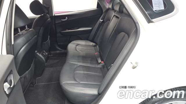 Kia K5 2018 — photo 11
