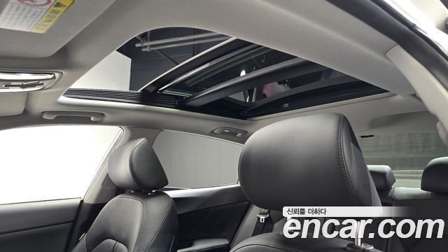 Kia K5 2018 — photo 18