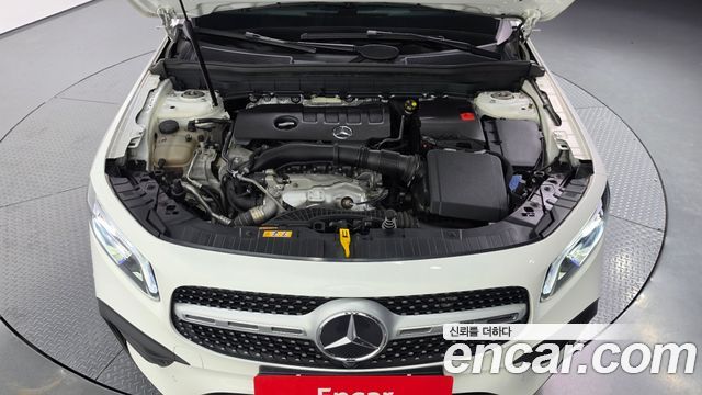 Mercedes-Benz GLB-Class 2021 — photo 6
