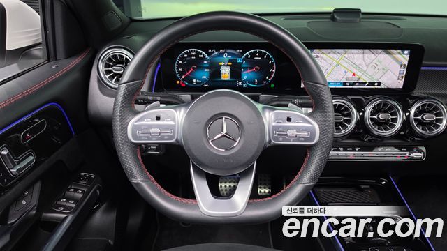 Mercedes-Benz GLB-Class 2021 — photo 12
