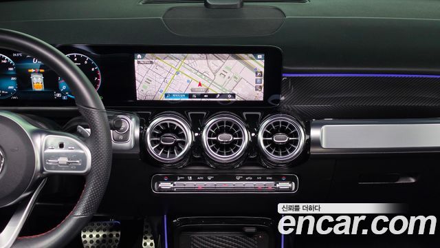 Mercedes-Benz GLB-Class 2021 — photo 13