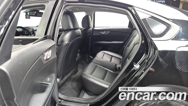 Kia K3 2019 — photo 17