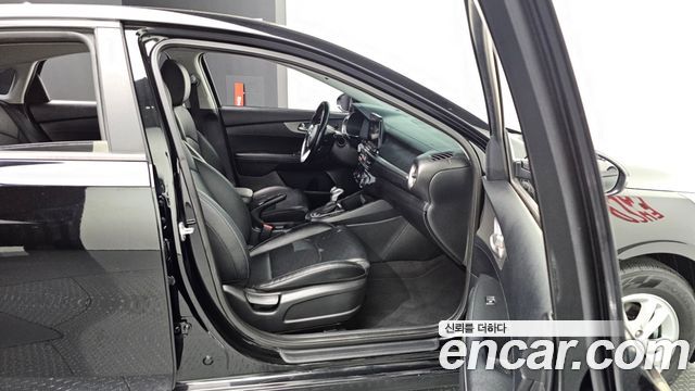 Kia K3 2019 — photo 25