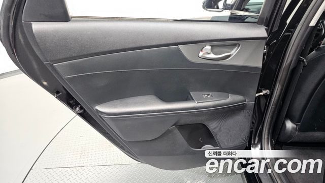 Kia K3 2019 — photo 15