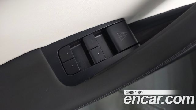 Tesla Model Y 2025 — photo 27