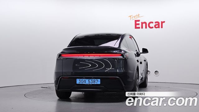 Tesla Model Y 2026 — photo 4