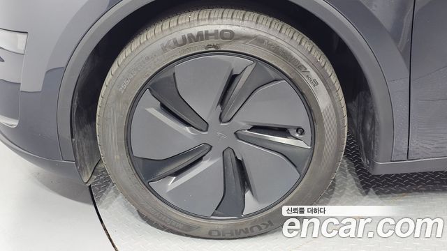 Tesla Model Y 2026 — photo 5