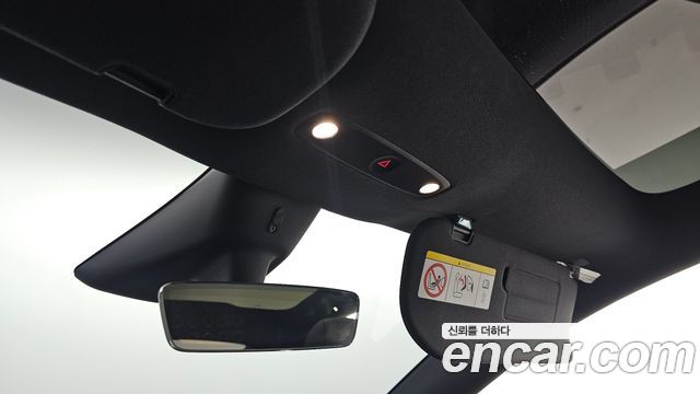 Tesla Model Y 2026 — photo 18