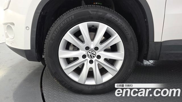 Volkswagen Tiguan 2011 — photo 5