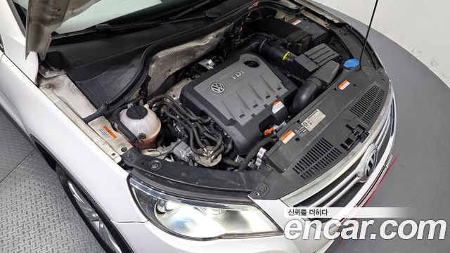 Volkswagen Tiguan 2011 — photo 6