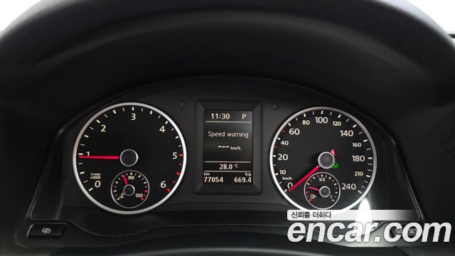 Volkswagen Tiguan 2011 — photo 8