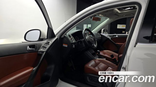 Volkswagen Tiguan 2011 — photo 10