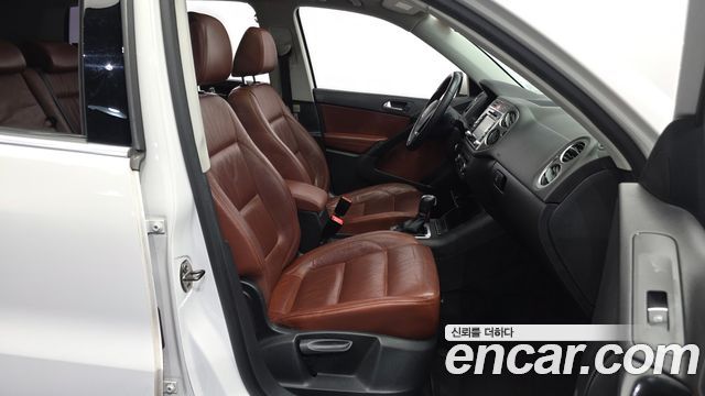 Volkswagen Tiguan 2011 — photo 11