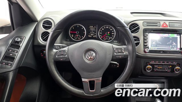Volkswagen Tiguan 2011 — photo 13