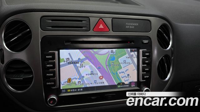 Volkswagen Tiguan 2011 — photo 14