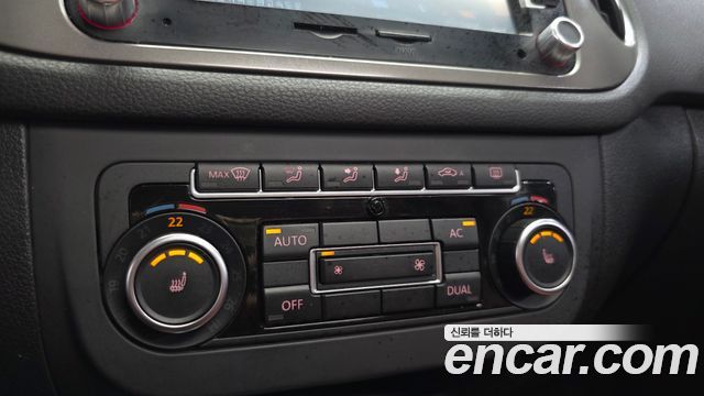 Volkswagen Tiguan 2011 — photo 17