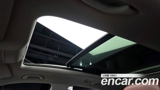 Volkswagen Tiguan 2011 — photo 19