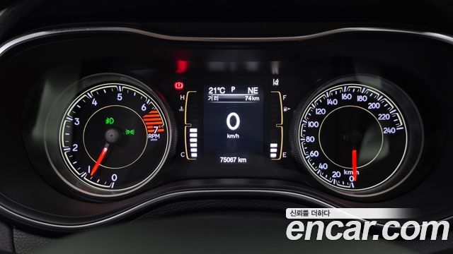 Jeep Cherokee 2019 — photo 8