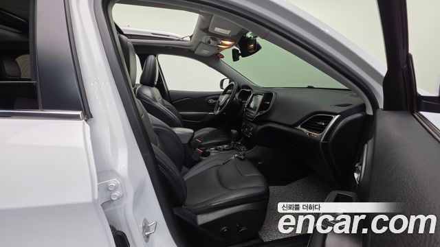 Jeep Cherokee 2019 — photo 10