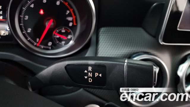 Mercedes-Benz GLA-Class 2019 — photo 12