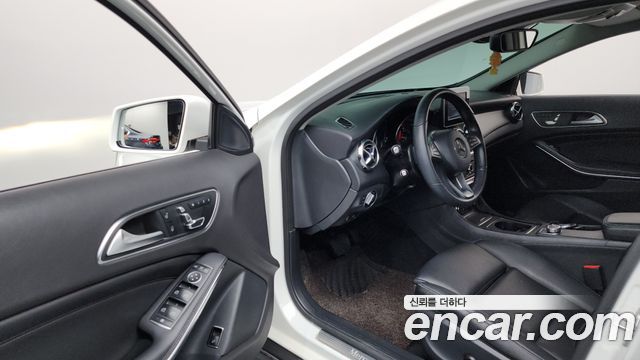 Mercedes-Benz GLA-Class 2019 — photo 13