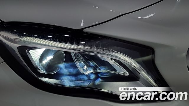 Mercedes-Benz GLA-Class 2019 — photo 8