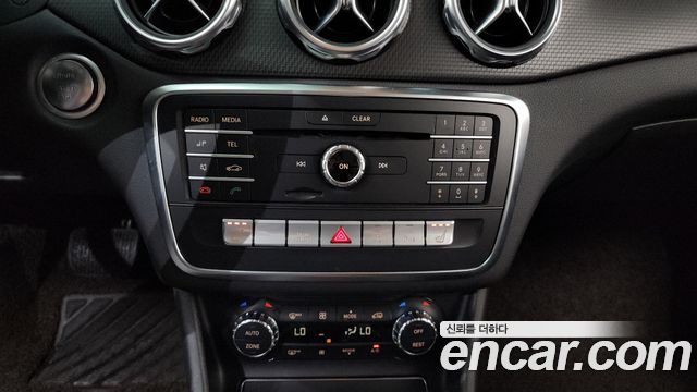 Mercedes-Benz GLA-Class 2019 — photo 30