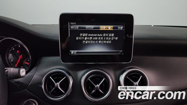 Mercedes-Benz GLA-Class 2019 — photo 31