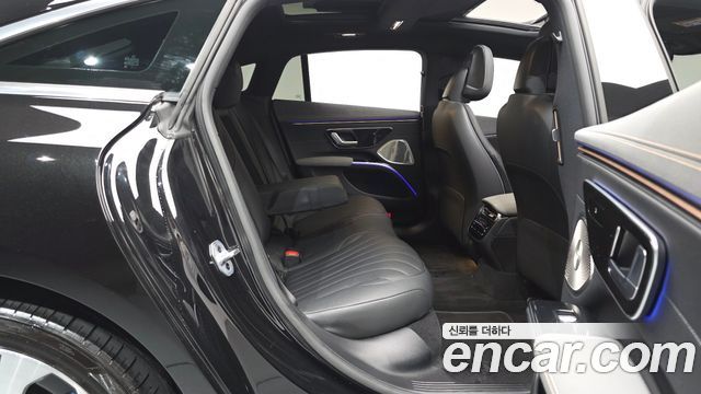 Mercedes-Benz EQS 2022 — photo 17
