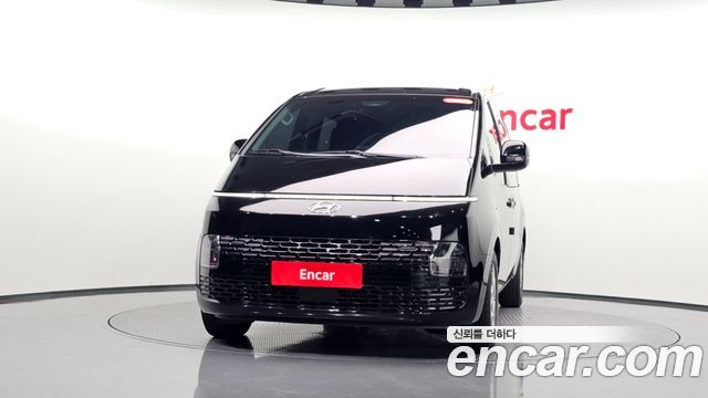 Hyundai Staria 2023 — photo 3