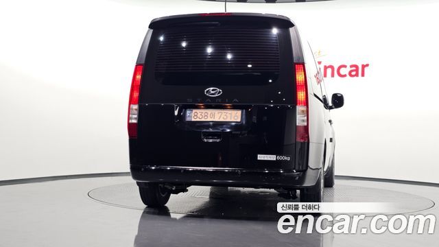 Hyundai Staria 2023 — photo 4