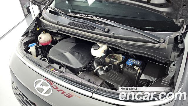 Hyundai Staria 2023 — photo 6