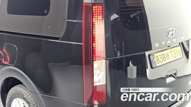 Hyundai Staria 2023 — photo 9