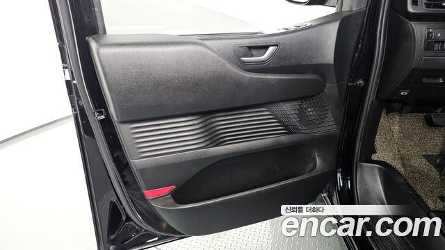 Hyundai Staria 2023 — photo 14