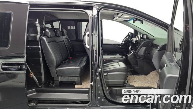 Hyundai Staria 2023 — photo 16