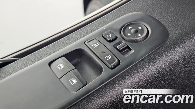 Hyundai Staria 2023 — photo 28