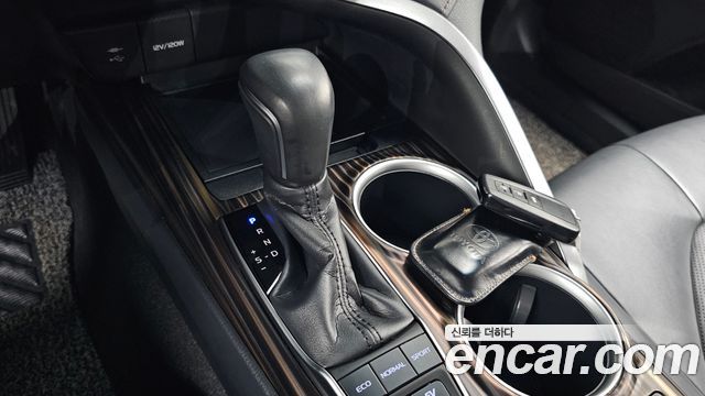 Toyota Camry 2018 — photo 12