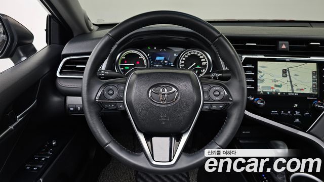 Toyota Camry 2018 — photo 19