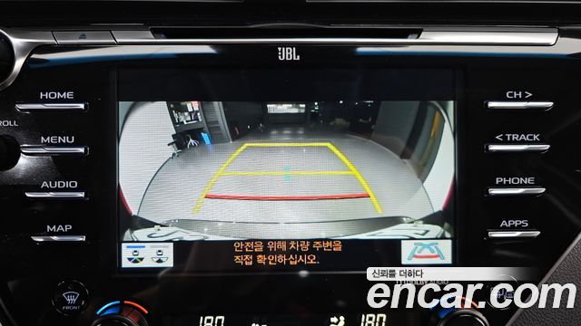 Toyota Camry 2018 — photo 21