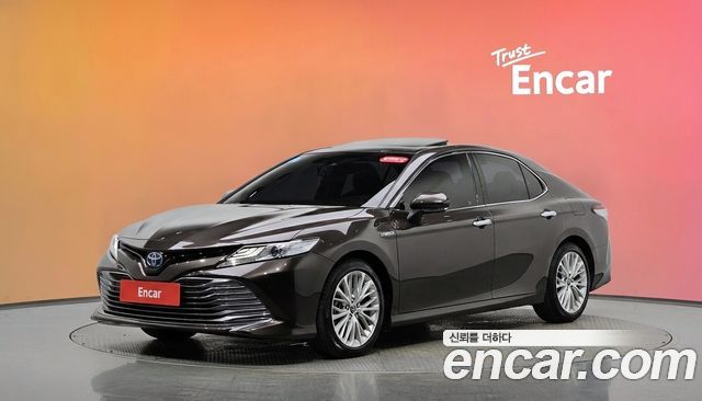 Toyota Camry 2018 — photo 1