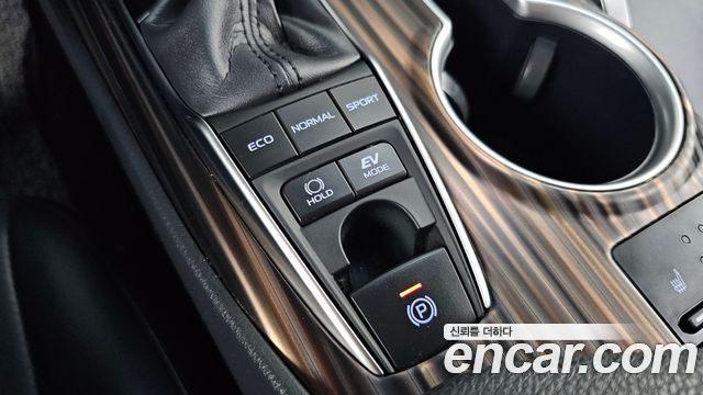 Toyota Camry 2018 — photo 27