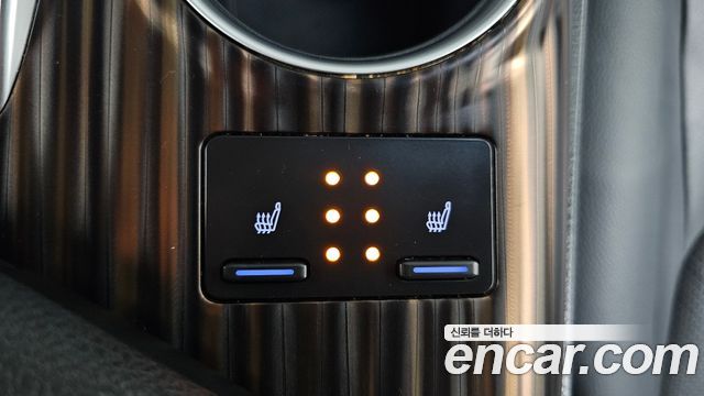 Toyota Camry 2018 — photo 28