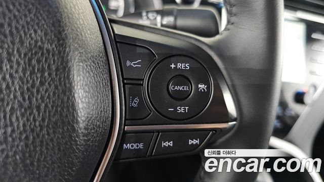 Toyota Camry 2018 — photo 29