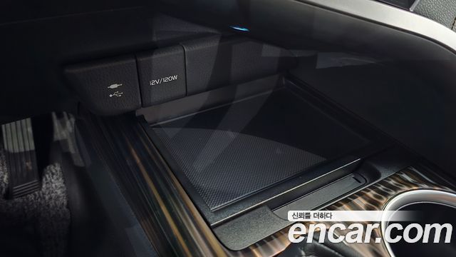 Toyota Camry 2018 — photo 30