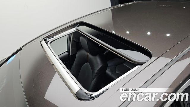 Toyota Camry 2018 — photo 33