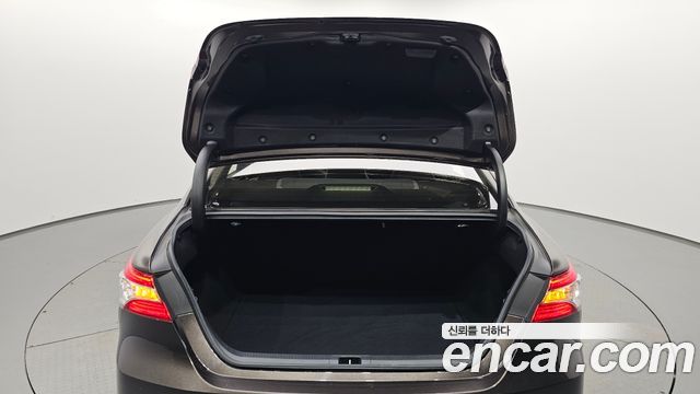 Toyota Camry 2018 — photo 34